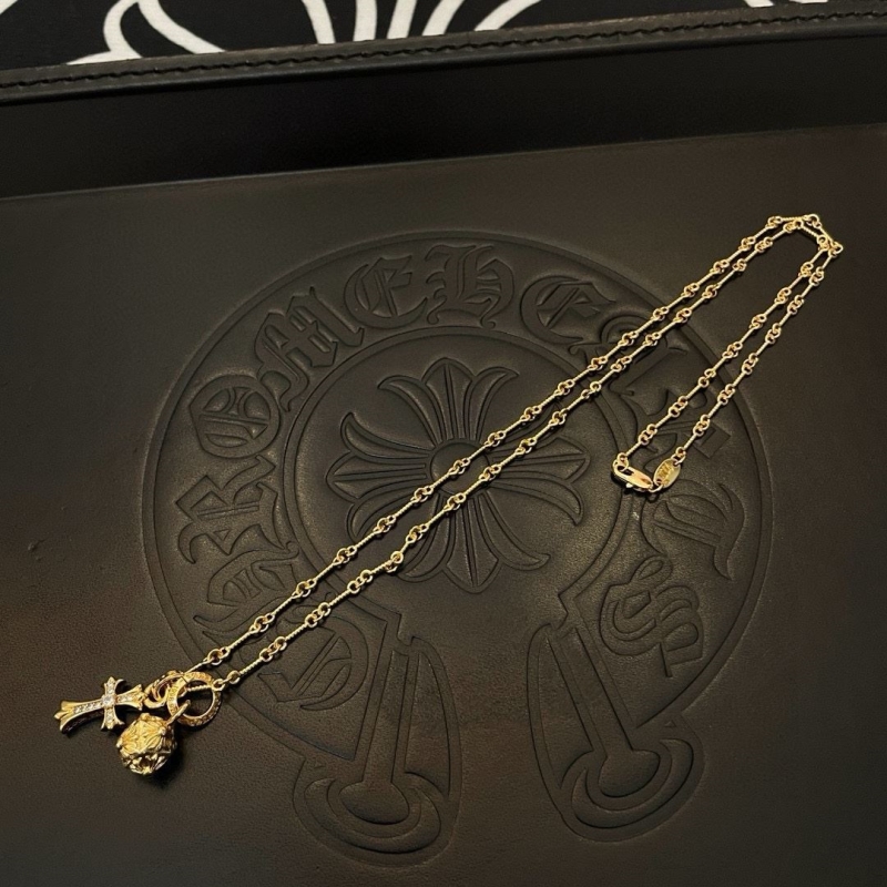 Ch*0me He**ts necklaces